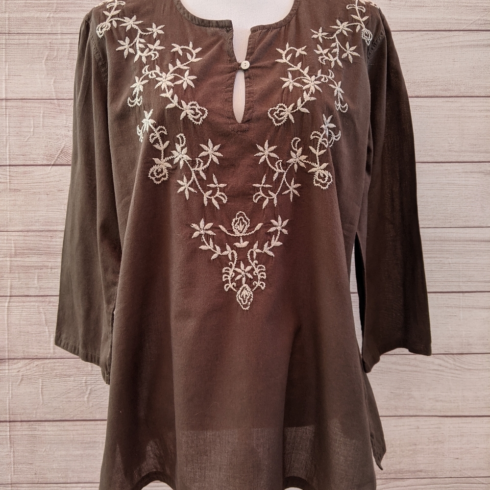 Lucky Brand top, size large in excellent condition